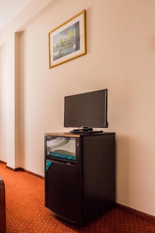 Hotel Carlstadt Karlovac Exterior photo